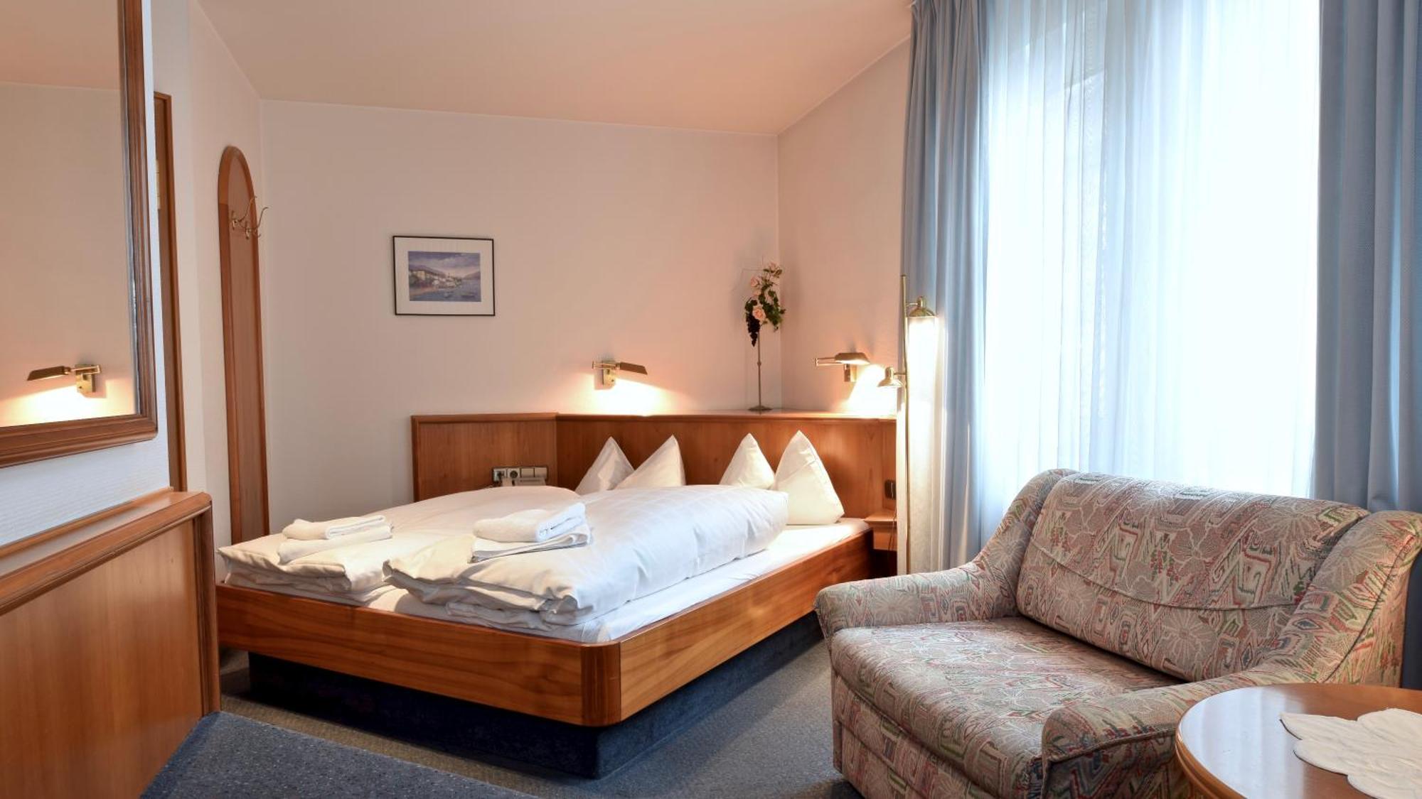 נורטינגן Hotel Pflum Mit Gaestehaus מראה חיצוני תמונה