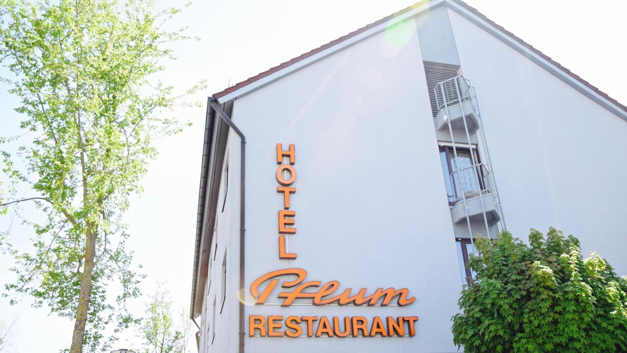 נורטינגן Hotel Pflum Mit Gaestehaus מראה חיצוני תמונה